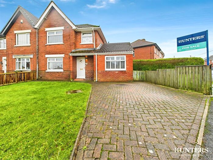 3 Bedroom Semi-Detached House For Sale In Oakdale Road, Consett, DH8