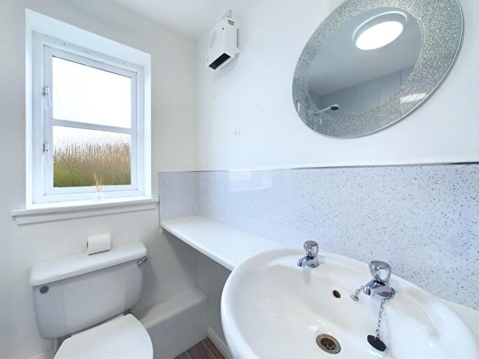 2 Bedroom Apartment To Rent In Tytler Gardens, Abbeyhill, Edinburgh, EH8