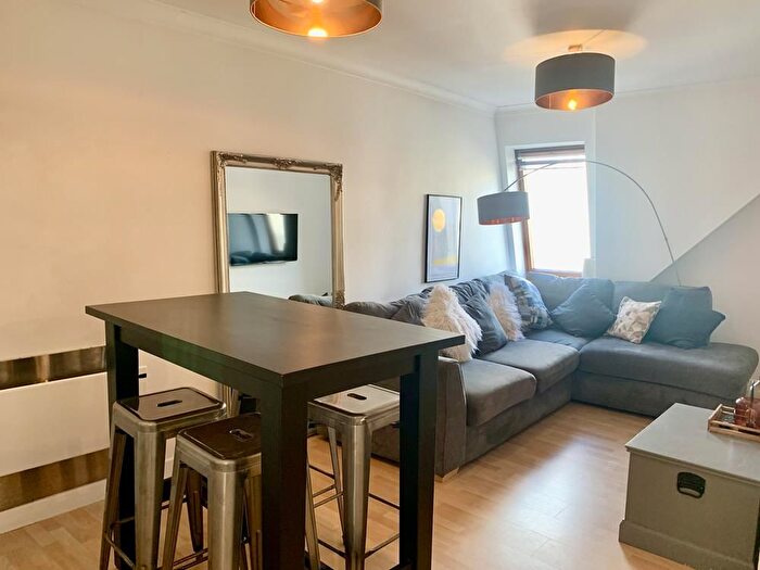 2 Bedroom Flat To Rent In Netherkirkgate, Top Floor, AB10