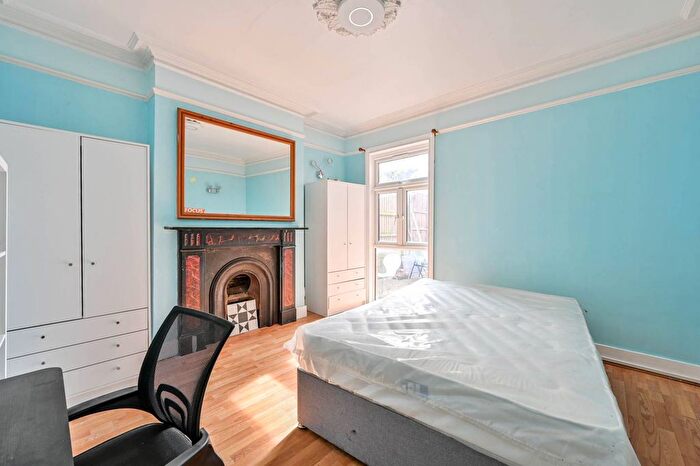 7 Bedroom Detached House To Rent In Guildford, Surrey, Guildford, GU1