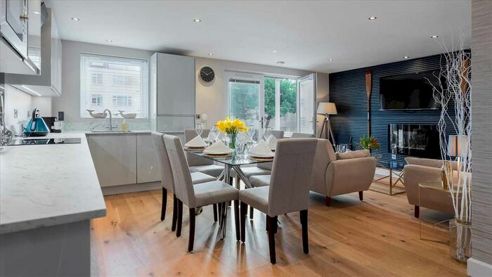 2 Bedroom Flat To Rent In Sandcastles, Banks Road, Poole, BH13