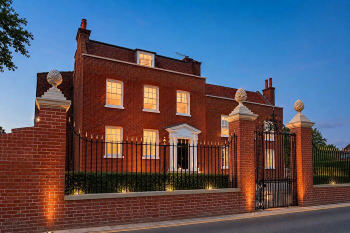 4 Bedroom Detached House For Sale In Mill Road, Cobham, Surrey, KT11