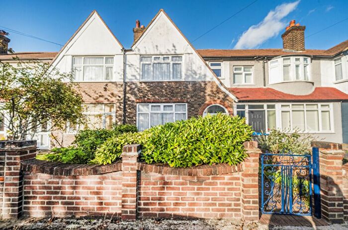 3 Bedroom Terraced House For Sale In Rowan Crescent, London, SW16
