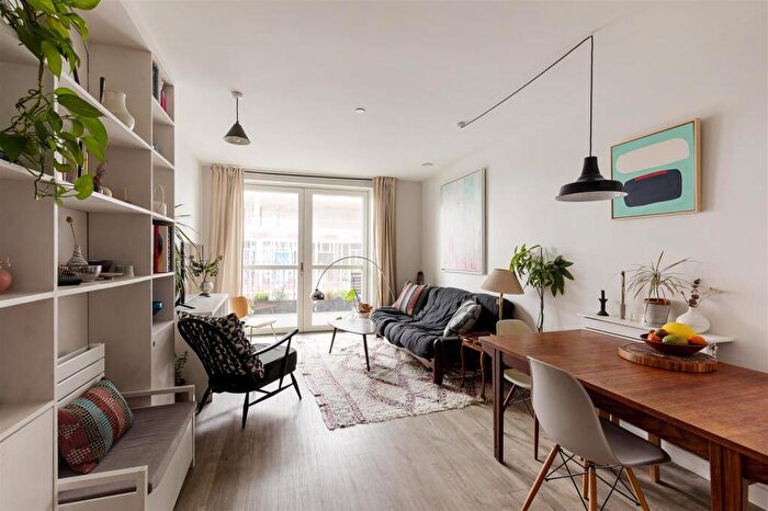 2 Bedroom Apartment For Sale In Old Brewery Way, Walthamstow, E17