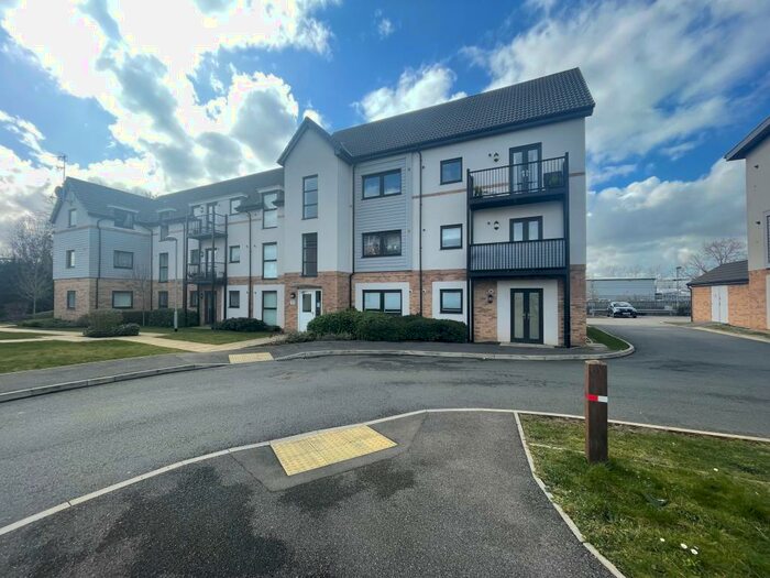 2 Bedroom Apartment To Rent In Sovereign Place, Hatfield, AL9