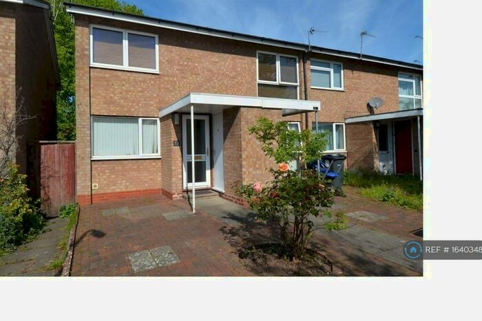 2 Bedroom Maisonette To Rent In Redwood Croft, Birmingham, B14