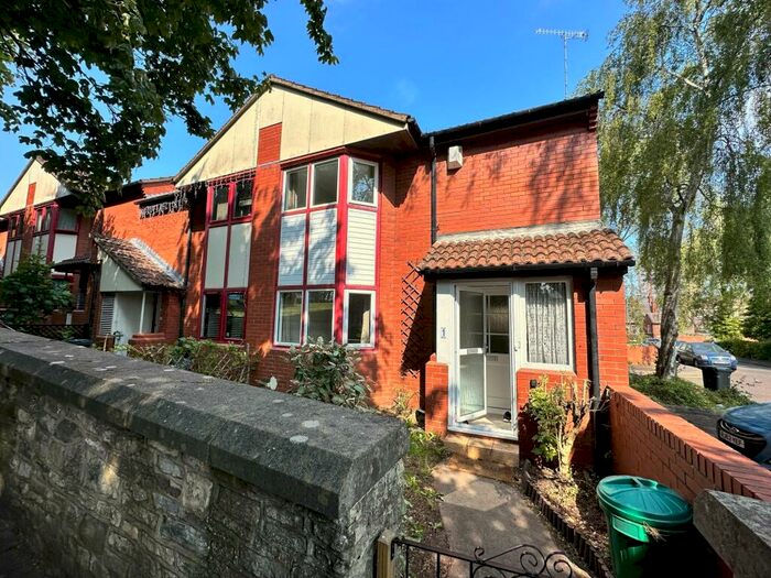 2 Bedroom End Of Terrace House To Rent In Church Lane, Bedminster, BS3