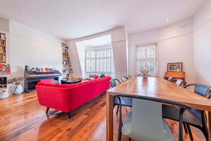 2 Bedroom Flat To Rent In Elgin Mansions, Elgin Avenue, Maida Vale, London, W9