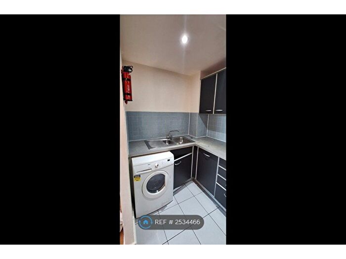 2 Bedroom Flat To Rent In Romford Road, Stratford, E15