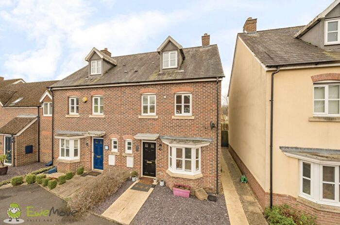 4 Bedroom End Of Terrace House For Sale In Acorn Gardens, Burghfield Common, Reading, Berkshire, RG7