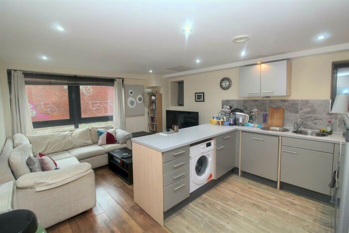 1 Bedroom Flat To Rent In City Wharf, Atlantic Wharf, Cardiff, CF10