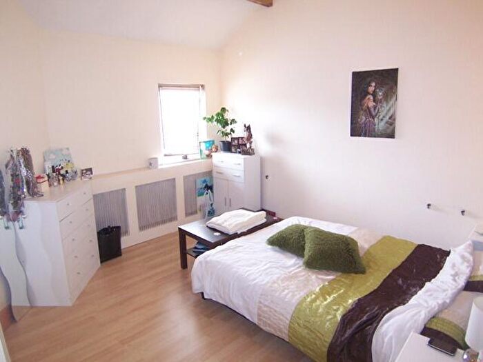 1 Bedroom Apartment To Rent In Bowyer Court, E4