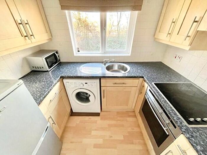 1 Bedroom Flat To Rent In Copperfields Way, Romford, RM3