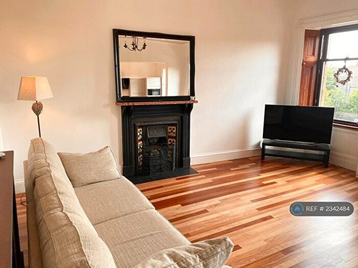 3 Bedroom Flat To Rent In Victoria Crescent Road, Glasgow, G12