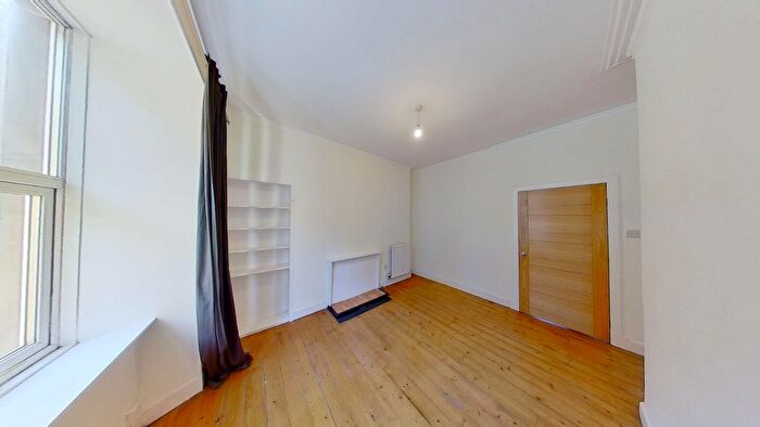 2 Bedroom Flat To Rent In Dalgety Avenue, Meadowbank, Edinburgh, EH7