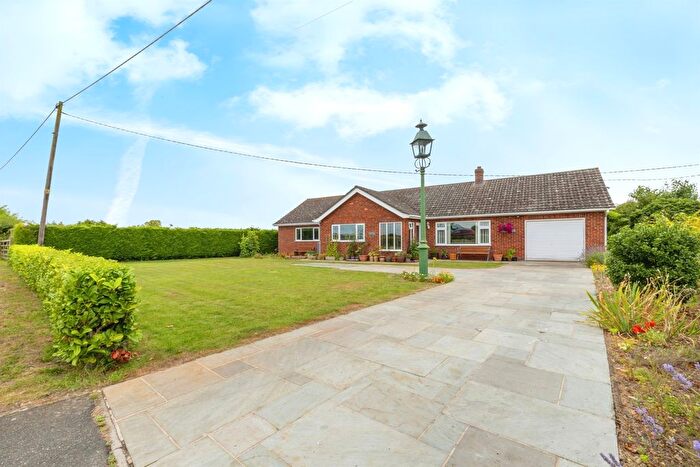 4 Bedroom Detached Bungalow For Sale In Horncastle Road, Bardney, Lincoln, LN3