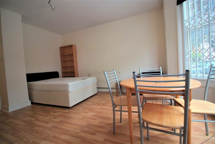 Studio To Rent In Evington Road, Leicester, LE2