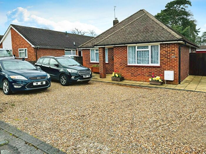 3 Bedroom Bungalow To Rent In Pondtail Road Fleet, GU51