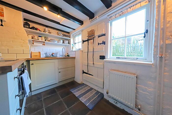 1 Bedroom Cottage For Sale In Sir Georges Place, Steyning, BN44