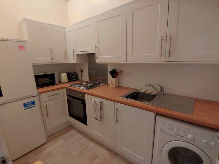 4 Bedroom Flat To Rent In Sciennes Road, Sciennes, Edinburgh, EH9
