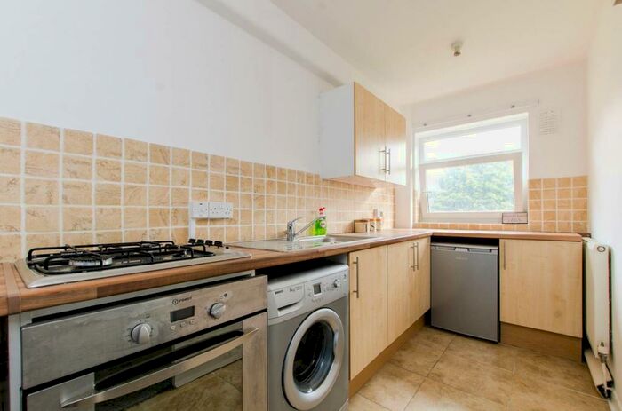 1 Bedroom Flat To Rent In Addington Road, Bow, London, E3