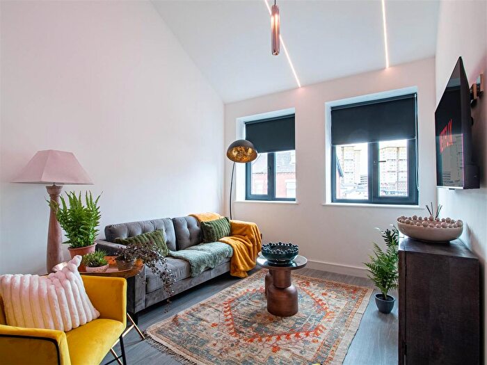 1 Bedroom Flat For Sale In The Pointe, Peterson Road, Wakefield, WF1