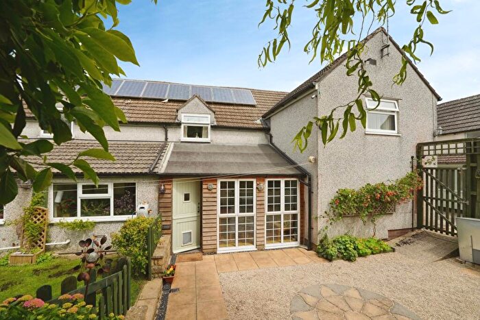 5 Bedroom Semi-Detached House For Sale In Chapel Street, Cam, Dursley, Gloucestershire, GL11