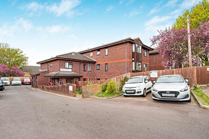 1 Bedroom Apartment For Sale In Sunny Bank, London, SE25