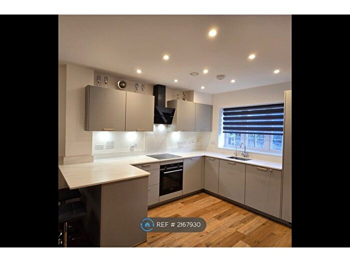 3 Bedroom Semi-Detached House To Rent In Mill Lane, Wokingham, RG41