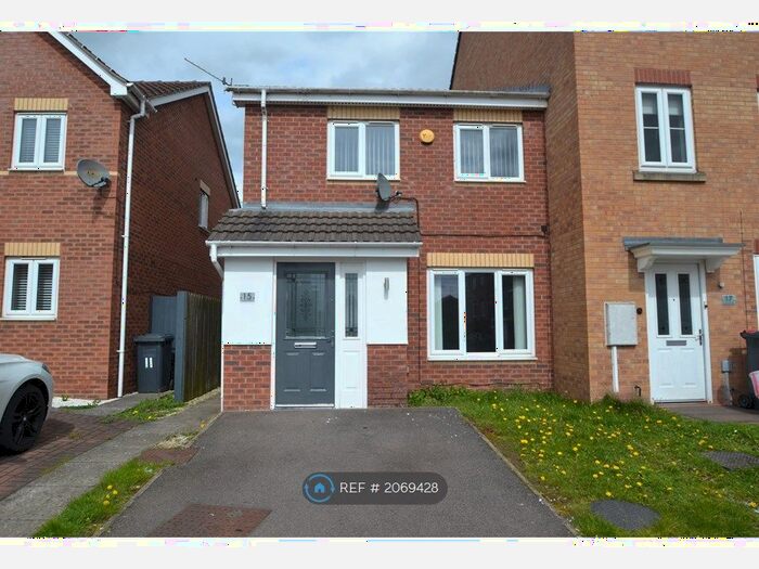3 Bedroom End Of Terrace House To Rent In Longfield Avenue, Nottingham, NG8