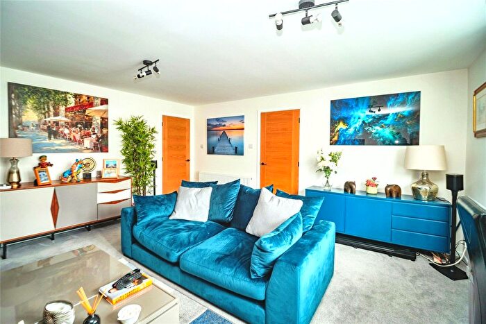 2 Bedroom Flat For Sale In William Street, Weymouth, Dorset, DT4