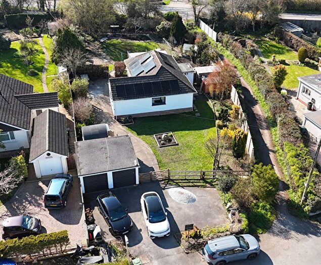 3 Bedroom Bungalow For Sale In Avenue Road, Bovey Tracey, Newton Abbot, TQ13