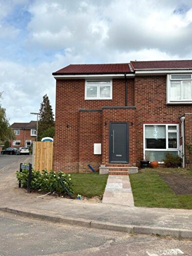 3 Bedroom End Of Terrace House To Rent In Kingfisher Drive, Redhill, Surrey, RH1