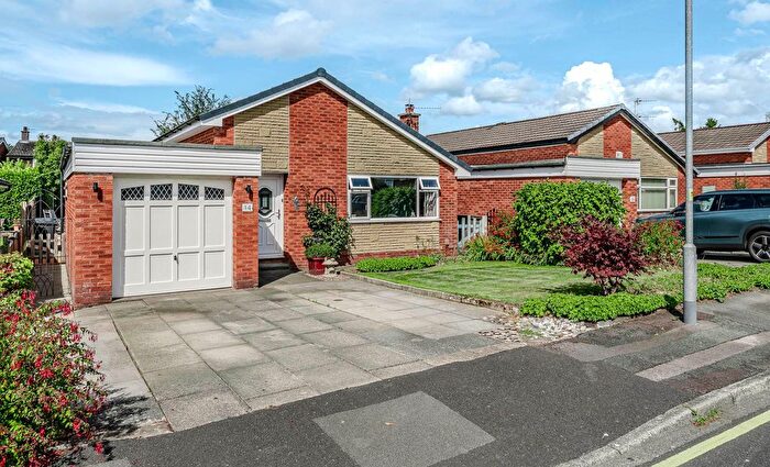 3 Bedroom Detached Bungalow For Sale In Bleasdale Close, Leyland, PR25