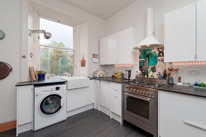 2 Bedroom Flat For Sale In Montgomery Street, Edinburgh, EH7