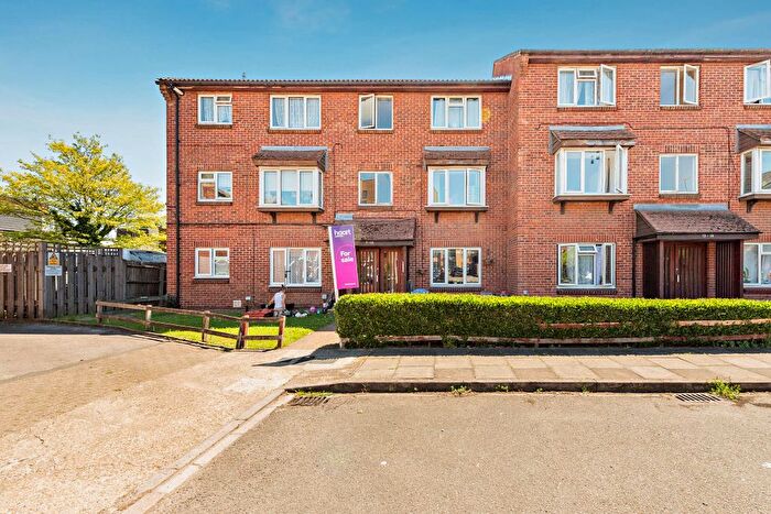1 Bedroom Flat For Sale In Concord Close, Northolt, UB5