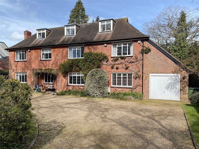 6 Bedroom Detached House For Sale In Onslow Road, Burwood Park, KT12