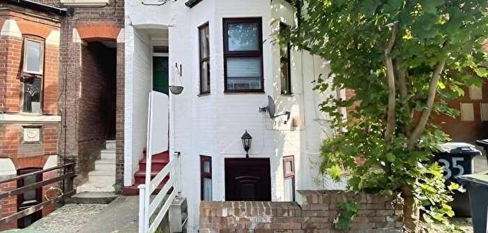 1 Bedroom Studio For Sale In Grove Road, Luton, LU1