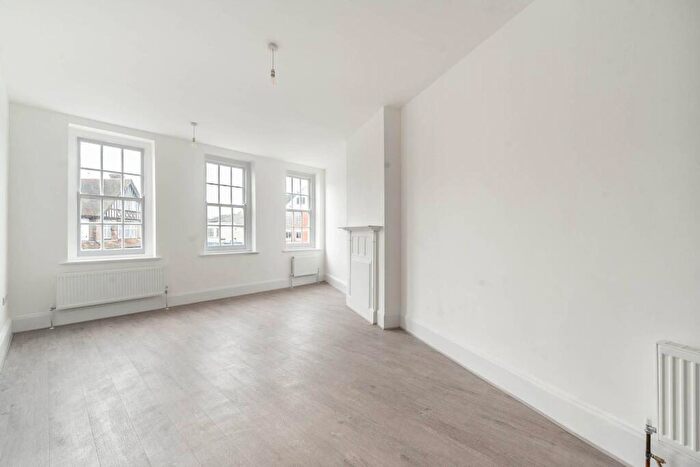 2 Bedroom Flat To Rent In Bridge Street, Pinner, HA5