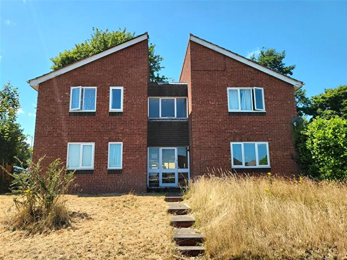 1 Bedroom Flat For Sale In Cornfield Drive, Lichfield, WS14