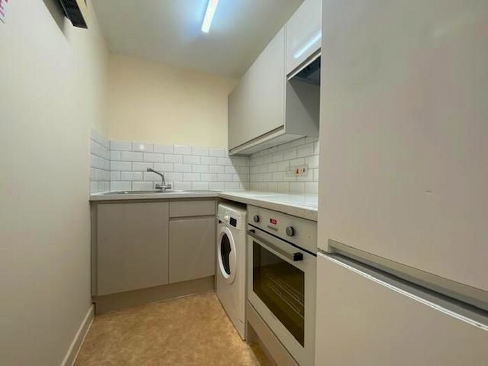 1 Bedroom Flat To Rent In Hamilton Court, Stone Lane, Peterborough, PE1