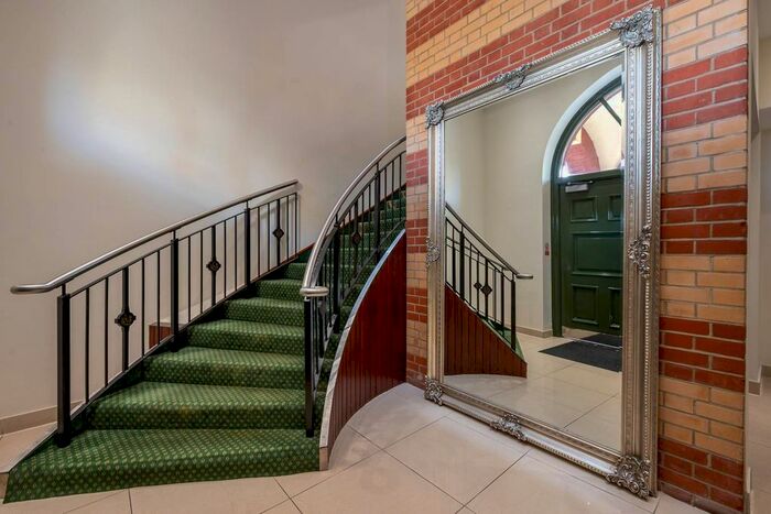 1 Bedroom Flat To Rent In Somerville Avenue, Barnes, London, SW13