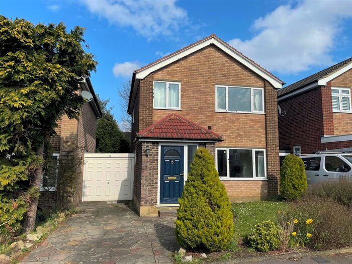 3 Bedroom Link Detached House To Rent In Gumping Road, Orpington, BR5