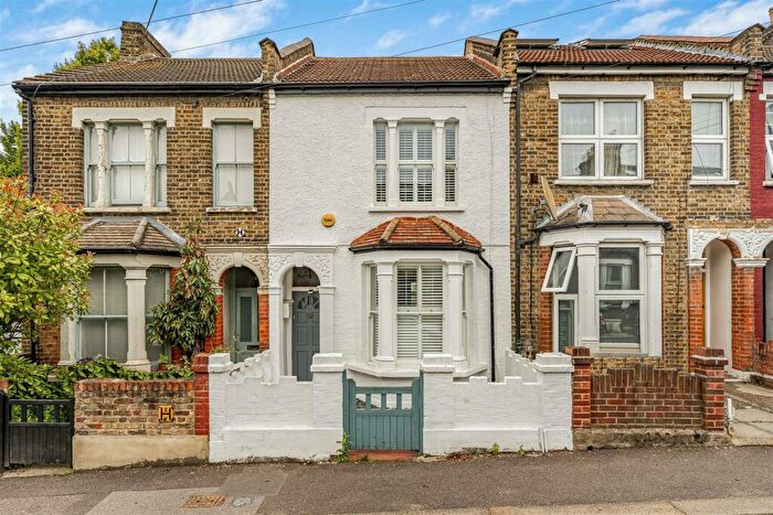 3 Bedroom Terraced House To Rent In Milton Road, Walthamstow, London, E17