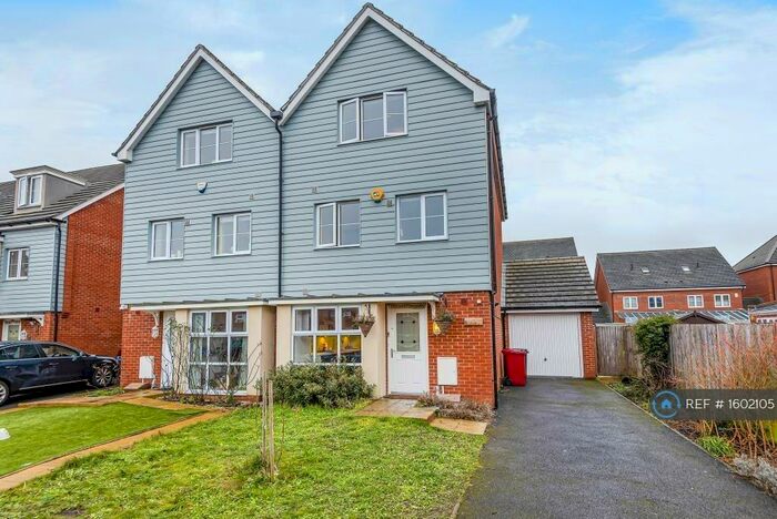 4 Bedroom Semi-Detached House To Rent In Collier Close, Slough, SL1