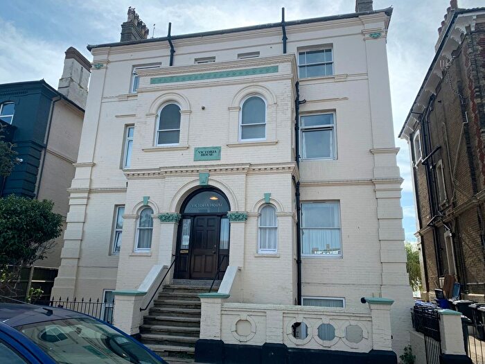 2 Bedroom Flat To Rent In The Esplanade, Lowestoft, NR33