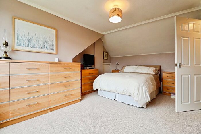 3 Bedroom Semi-Detached Bungalow For Sale In Coed Isaf Road, Pontypridd, CF37