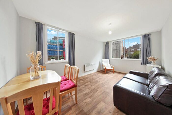 2 Bedroom Flat To Rent In Dinerman Court, - Boundary Road, NW8