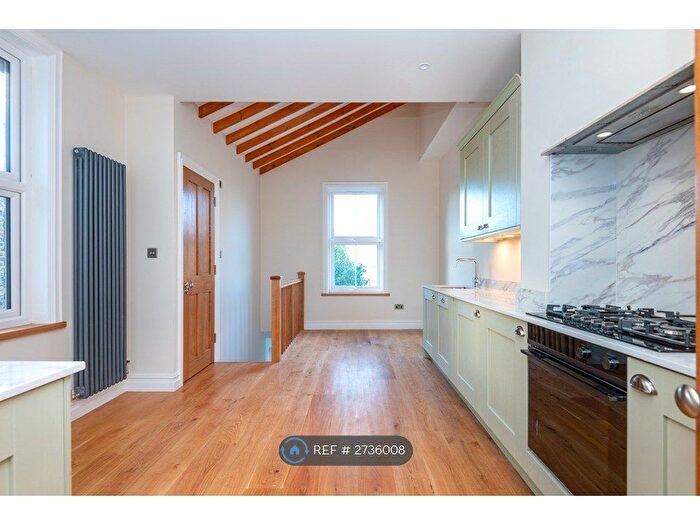 3 Bedroom Maisonette To Rent In Newport Road, London, E10