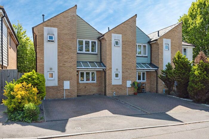 3 Bedroom End Terrace House For Sale In Jacobs Green, Guildford, Surrey, GU1